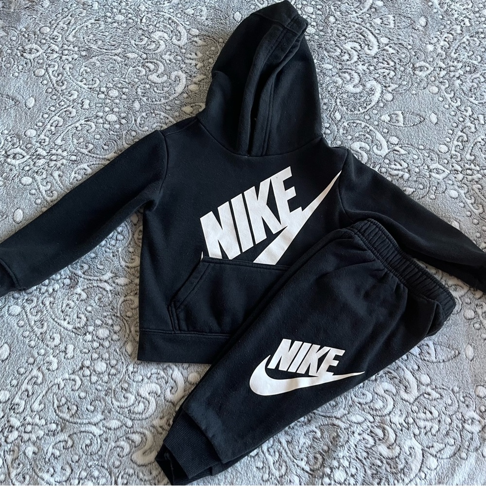 NIKE SET 2T